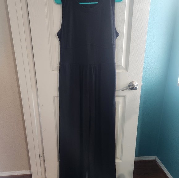 Wide Leg Jumpsuit - Picture 3 of 3